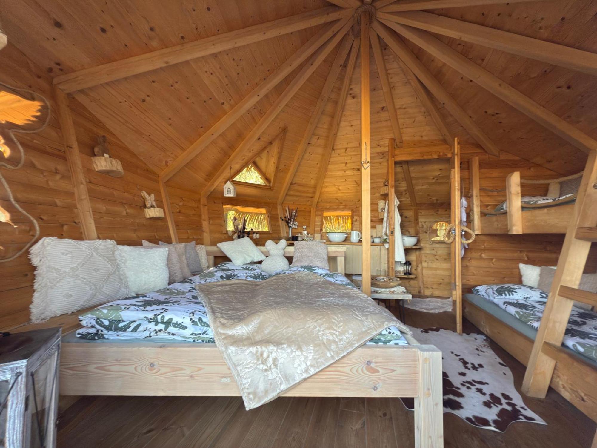 Отель Treehouse U Rybnika Osecna Экстерьер фото