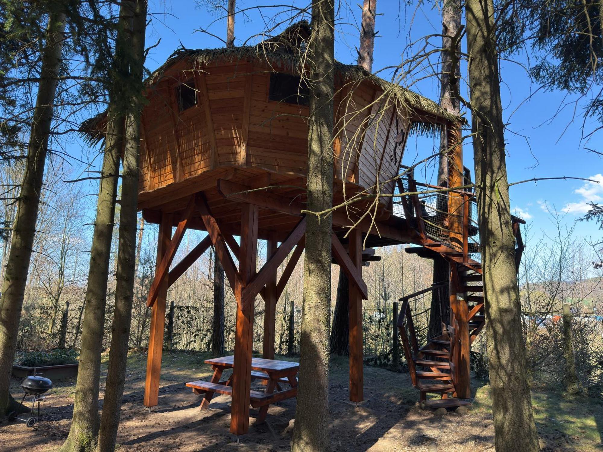 Отель Treehouse U Rybnika Osecna Экстерьер фото